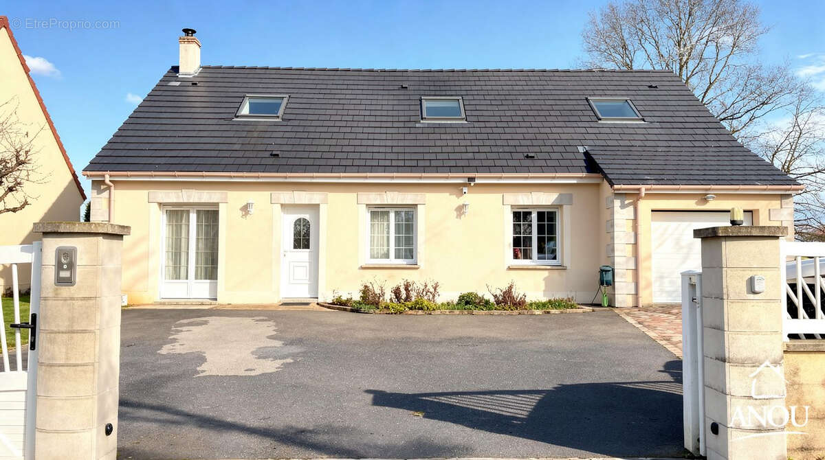 Maison à SAINT-DENIS-LES-PONTS