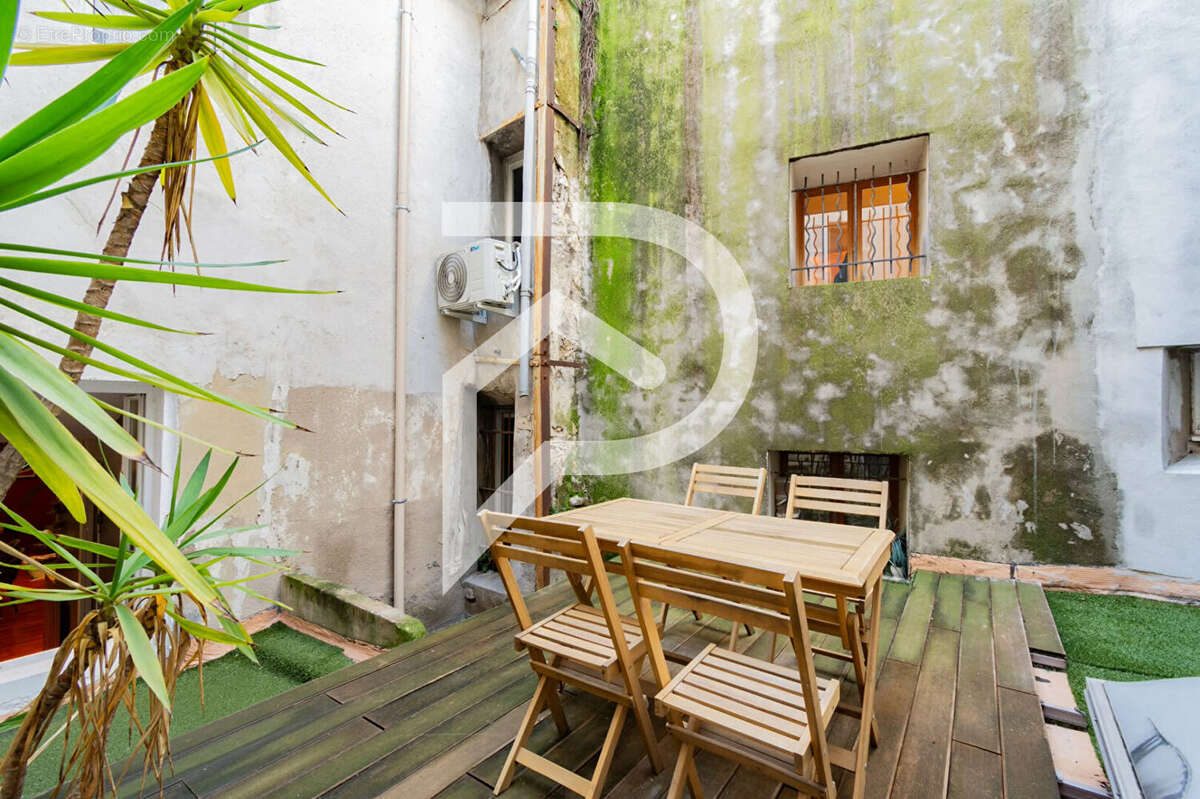 Appartement à MARSEILLE-2E