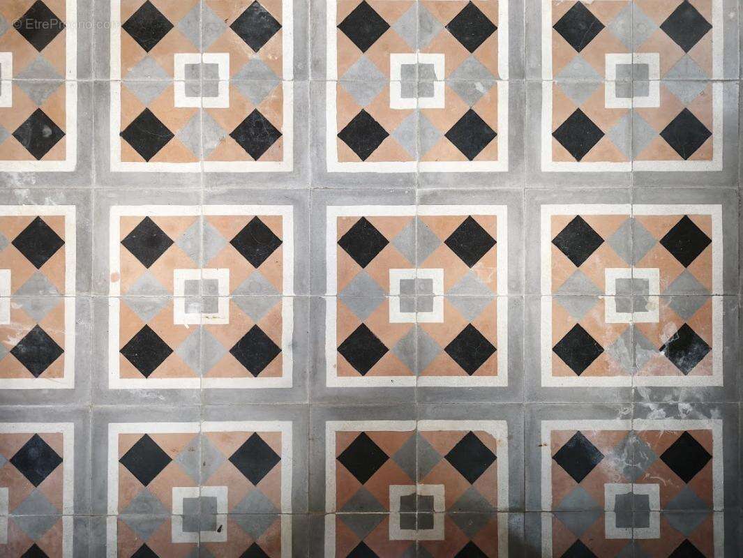 Maison à MIRAMONT-DE-QUERCY