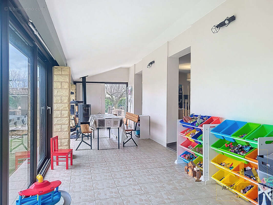 « Posez vos valises ! Maison de plain-pied entièrement rénovée avec piscine » - photo 8