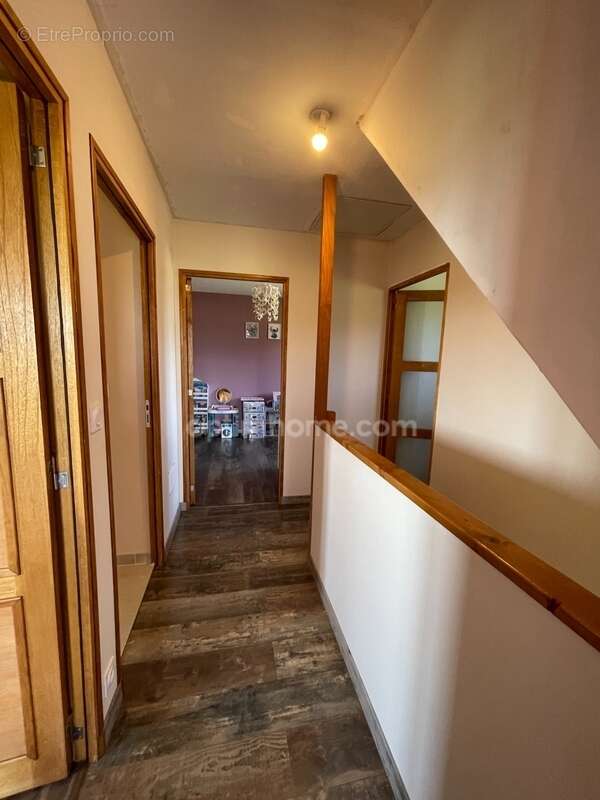 Maison à SAINT-ETIENNE-DE-FURSAC