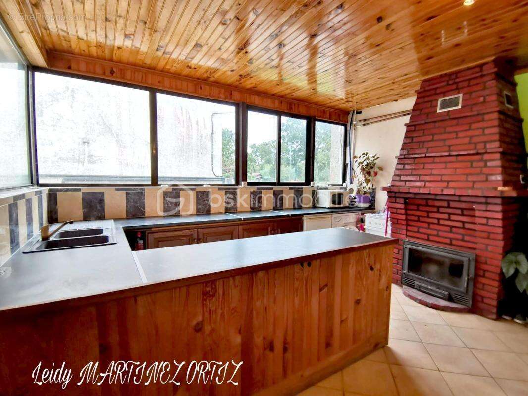 Vaste maison landaise en pierre, 170m², piscine, dépendances. Terrain 3000m² - photo 3