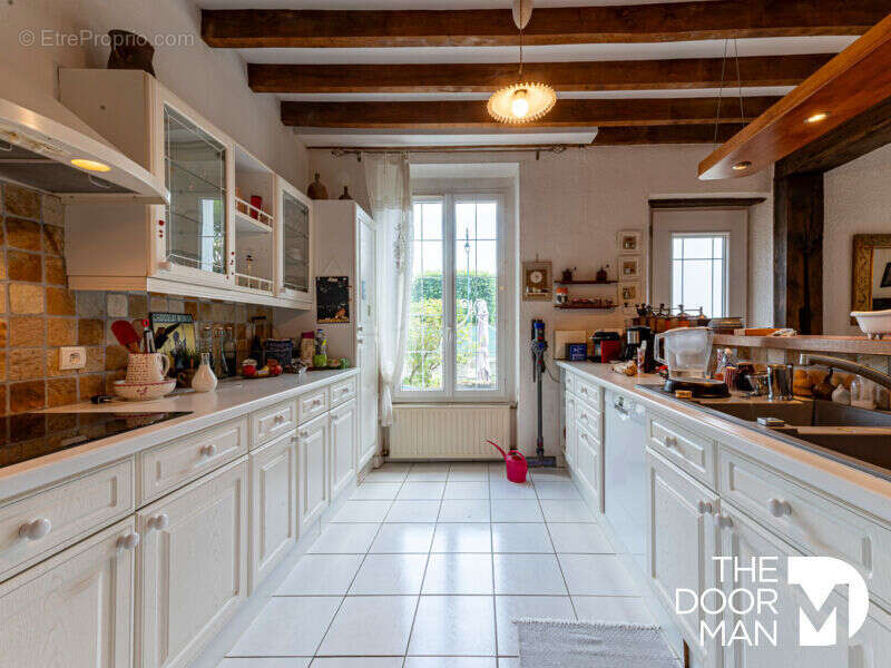 Maison à LE PERRAY-EN-YVELINES