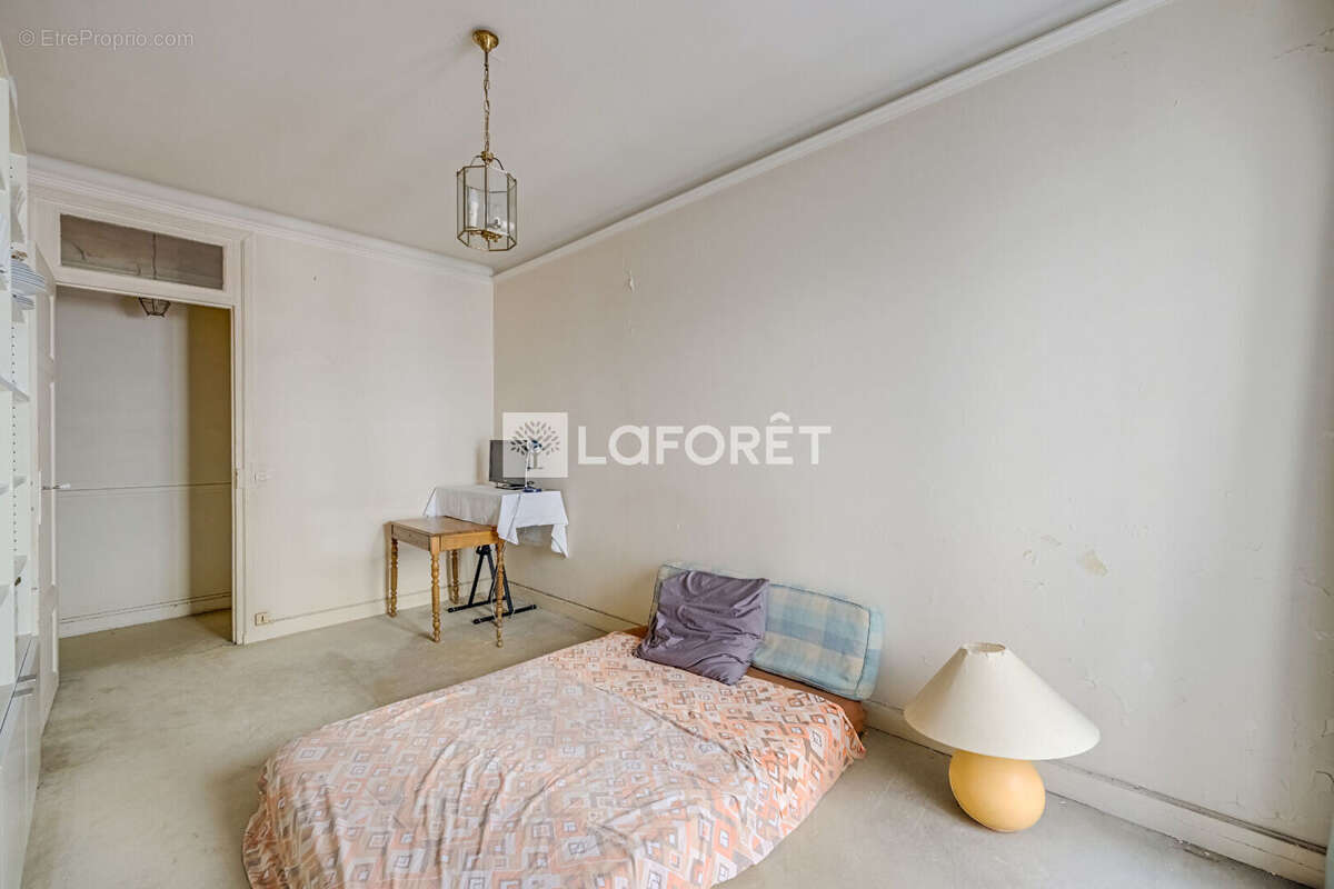 Appartement à PARIS-14E