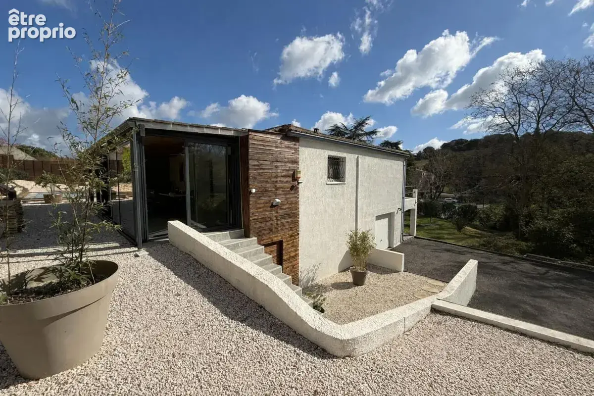 Maison 141 m² avec véranda chauffée piscine studio indépendant et grand terrain sans vis à vis secteur calme - photo 2