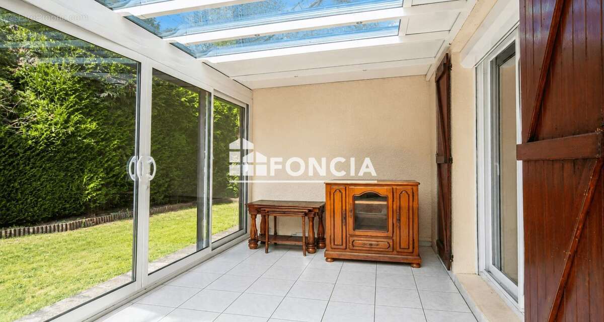 Pavillon individuel avec véranda récente et fort potentiel – Oiry - photo 10