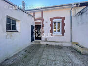 Maison à LE MESNIL-SUR-OGER