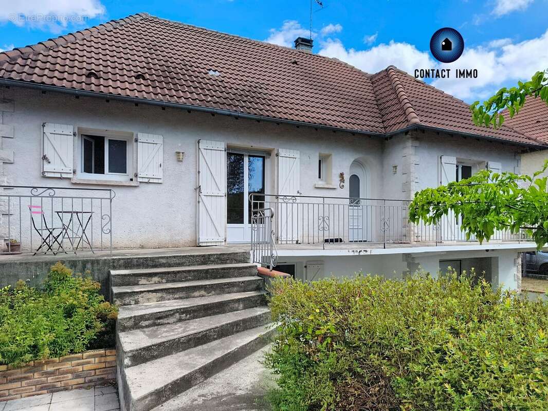 Maison 133 m² à La Chapelle-Aux-Brocs  - photo 2