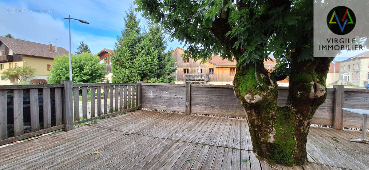 Surface à aménager de 150 m2 avec terrasse et cave. - photo 2