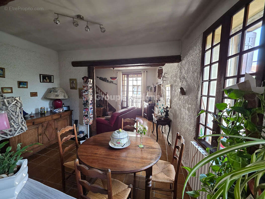 Maison à COURTHEZON