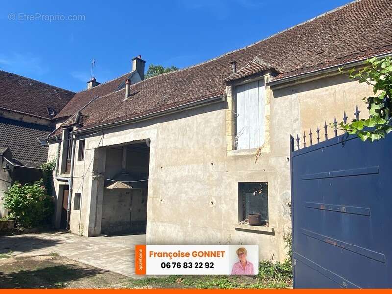 Maison à SAINT-AMAND-MONTROND