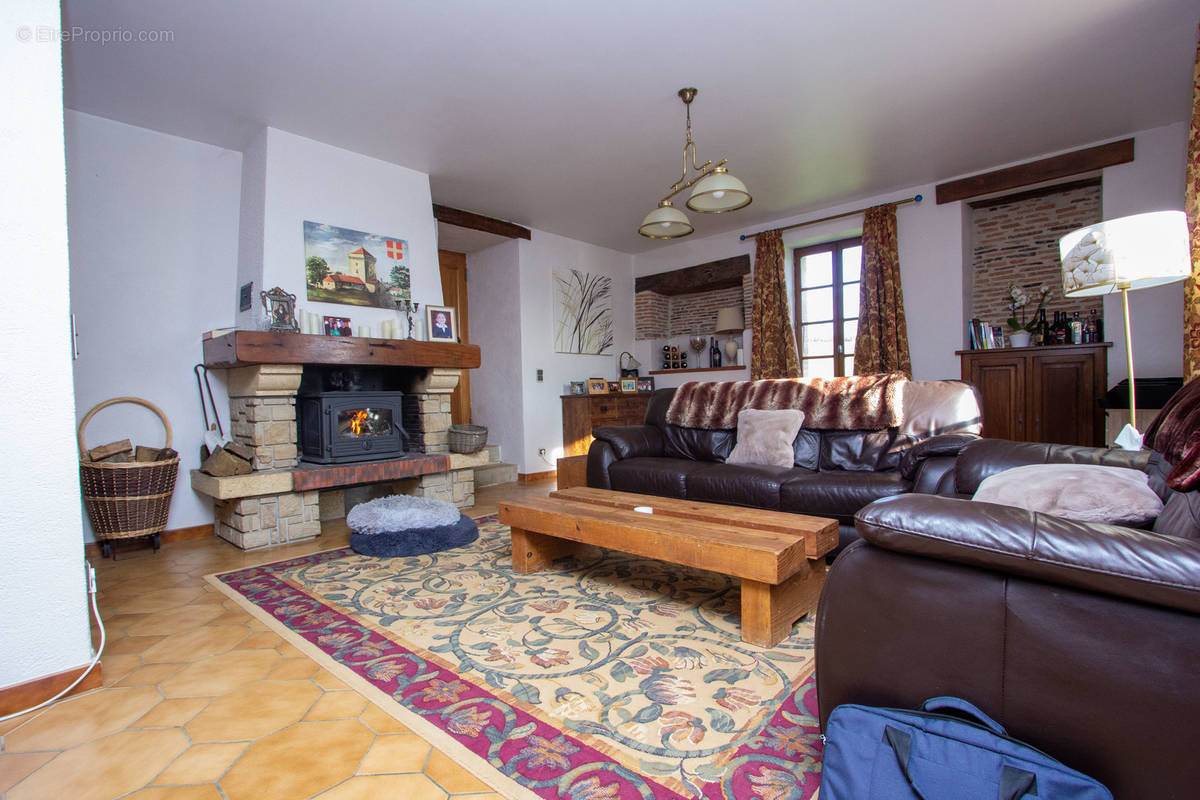 Maison de caractère avec gîte dépendances et vues sur 4 Ha - photo 11
