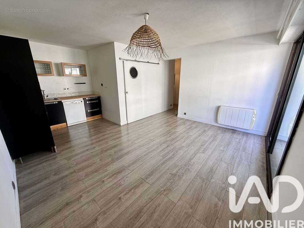 Photo 2 - Appartement à ROQUEFORT-LA-BEDOULE