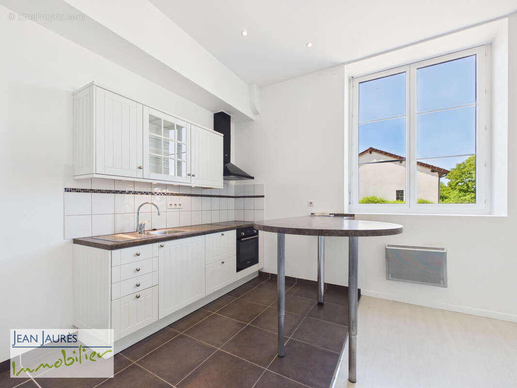 Appartement T2 de charme   57 m2   Ancienne Malterie de Champagne   Parking privatif   À deux pas de Troyes - photo 3