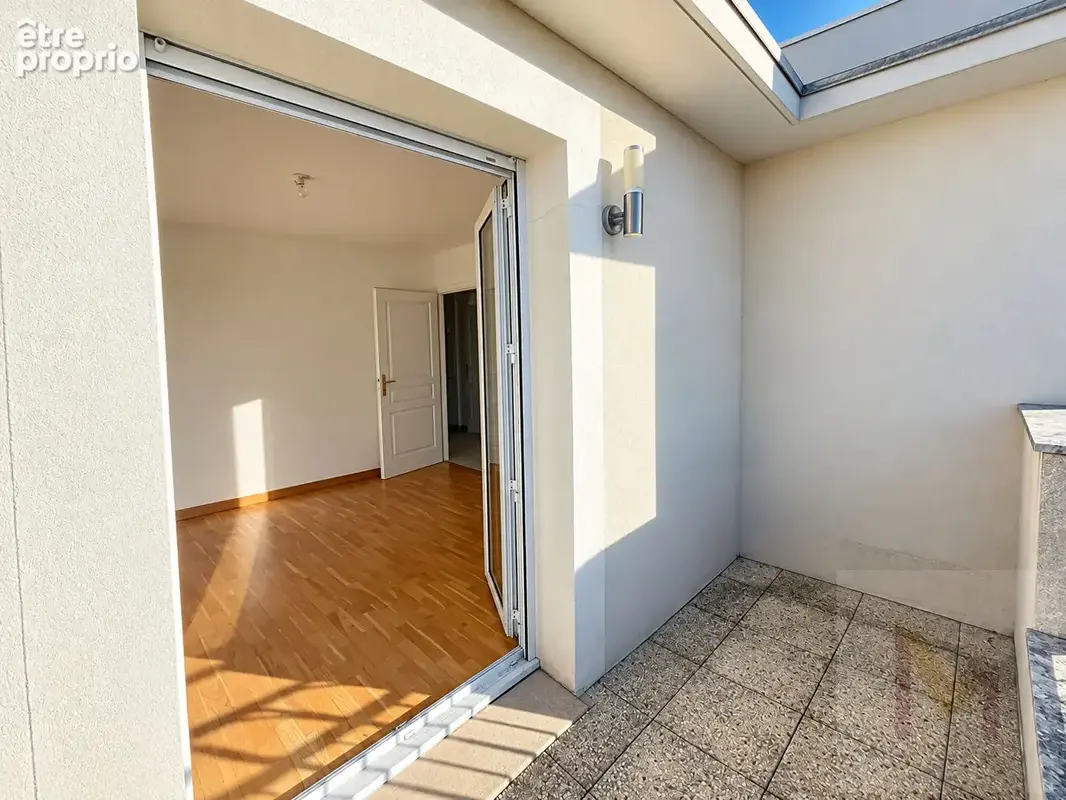 Appartement 3 pièces - Dernier étage avec terrasse de 34 m² - Proche RER A - photo 10