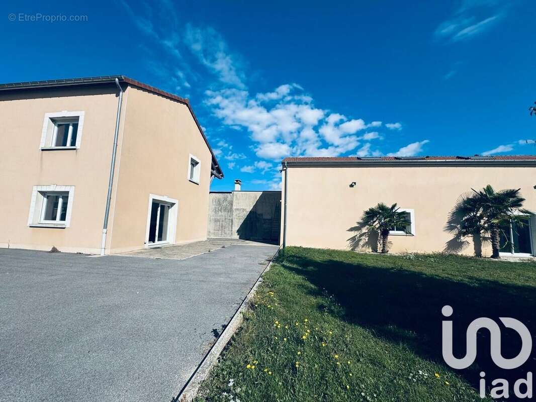 Maison 900 m² à Mailly-Champagne  - photo 2