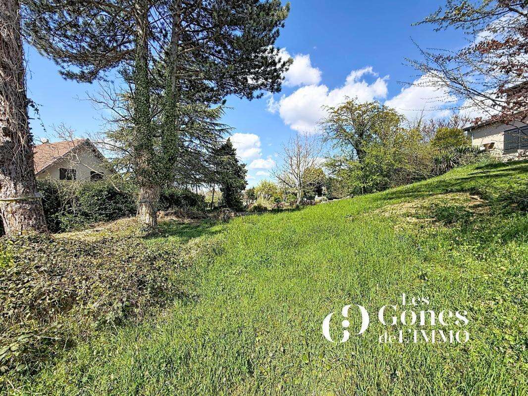 Terrain à SAINTE-FOY-LES-LYON