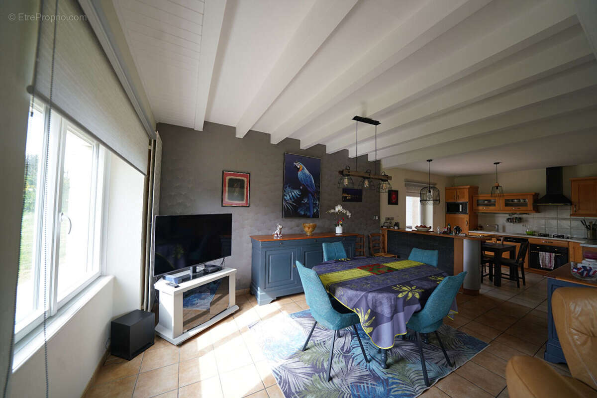 Maison à PLOUEGAT-MOYSAN