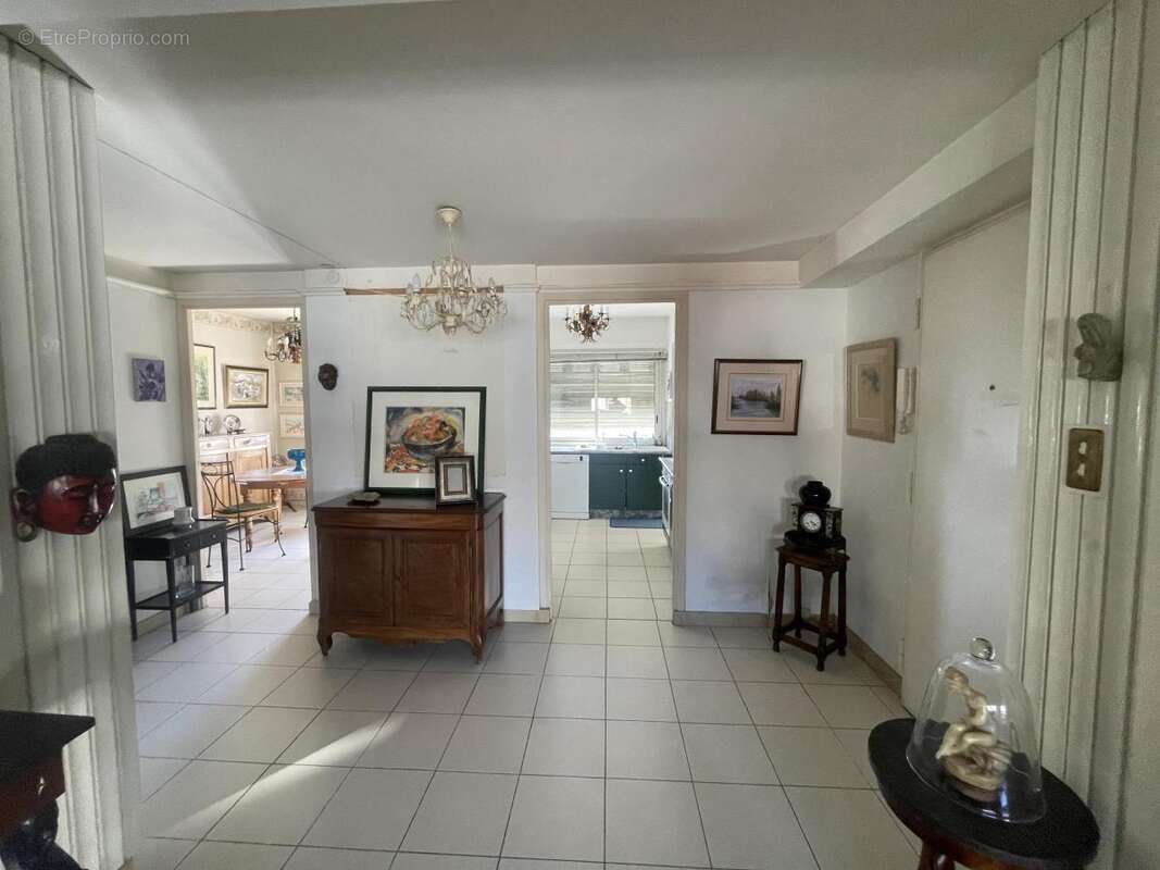 Appartement 115 m² à Valence  - photo 2