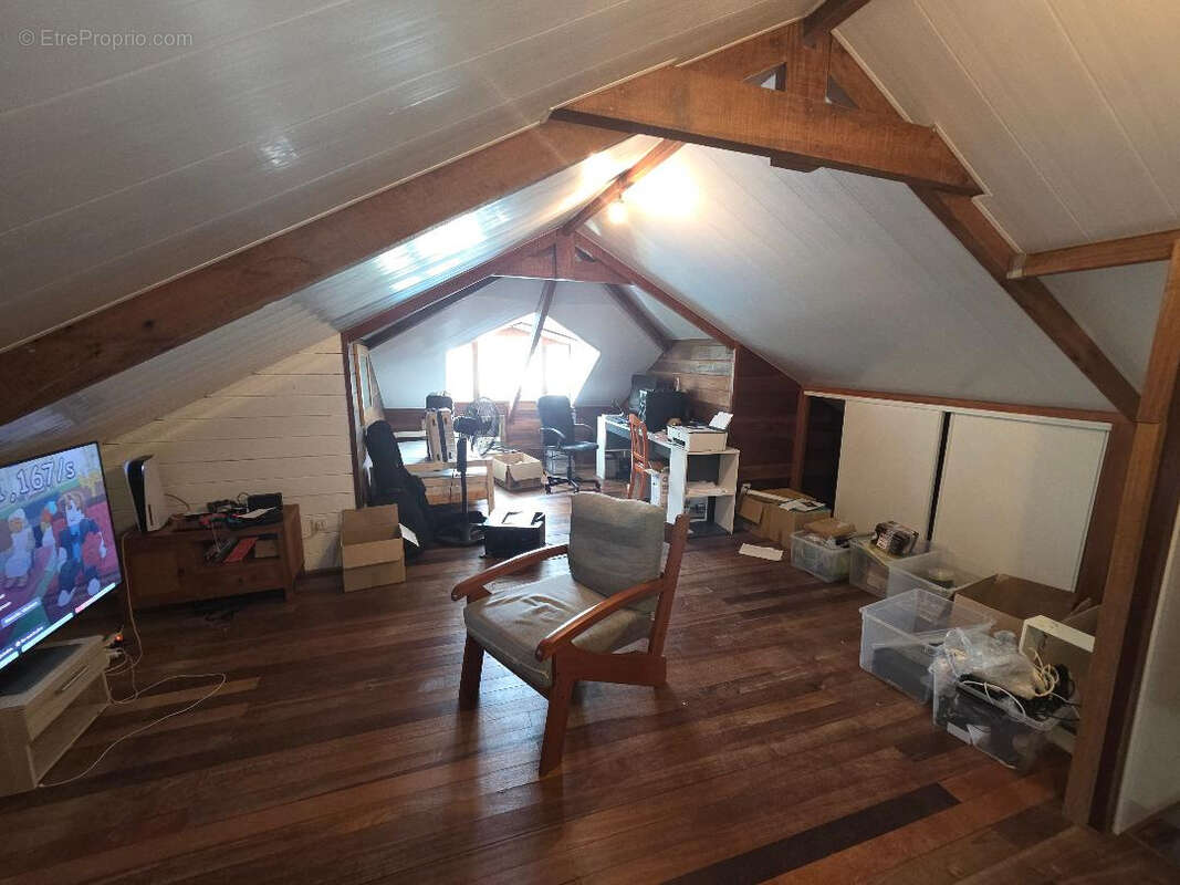 Maison à REMIRE-MONTJOLY