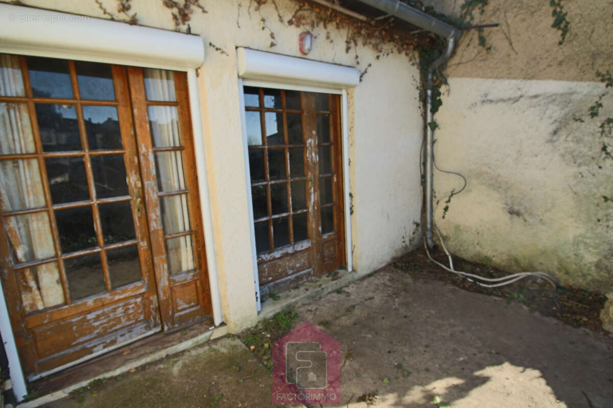 Maison de village avec possibilité  local commercial - photo 3