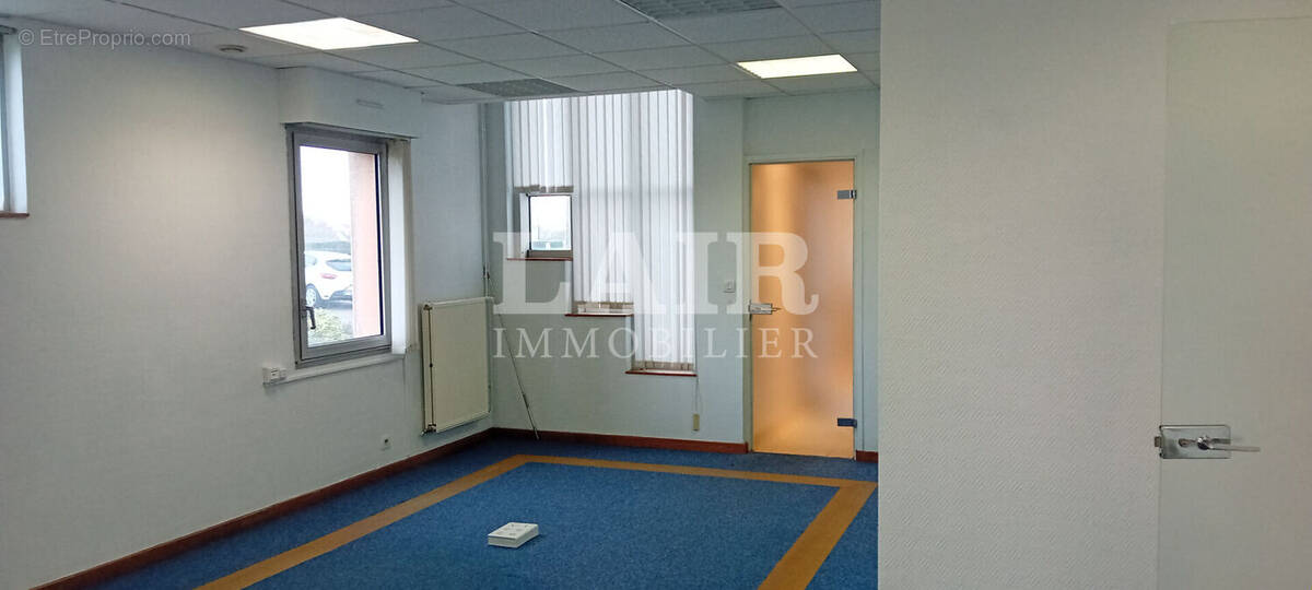 Commerce à CONDE-SUR-SARTHE