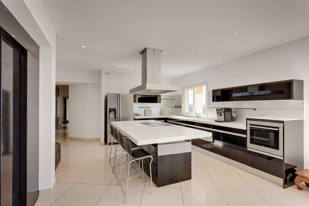 Maison à LA LONDE-LES-MAURES