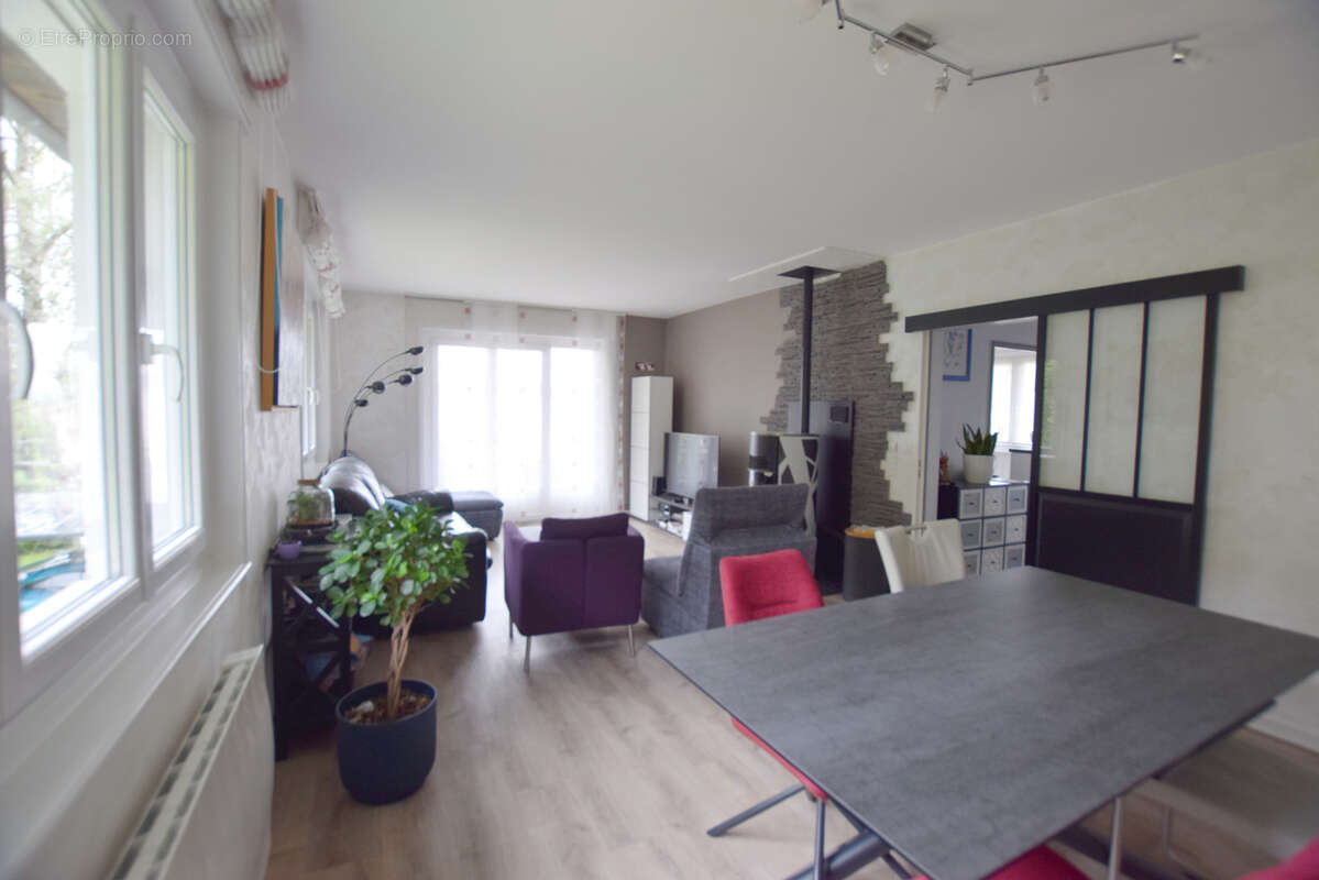 Maison à GRAND-CHARMONT