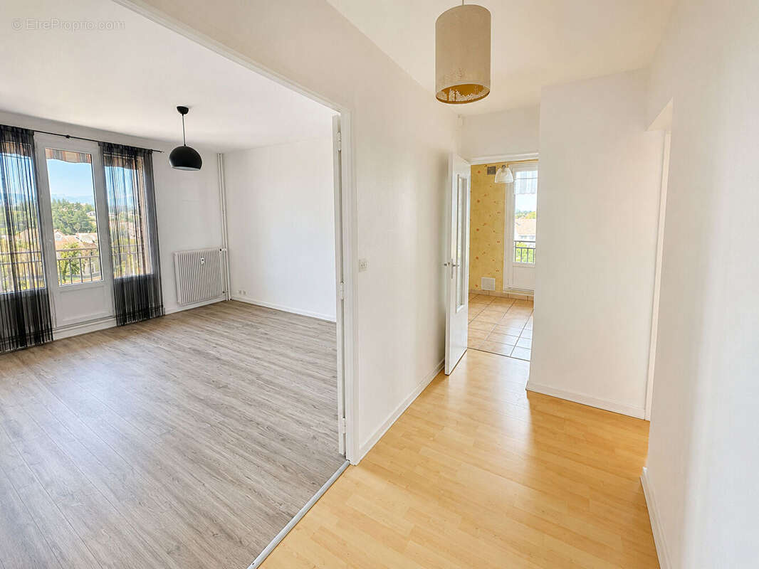 Appartement à RIORGES