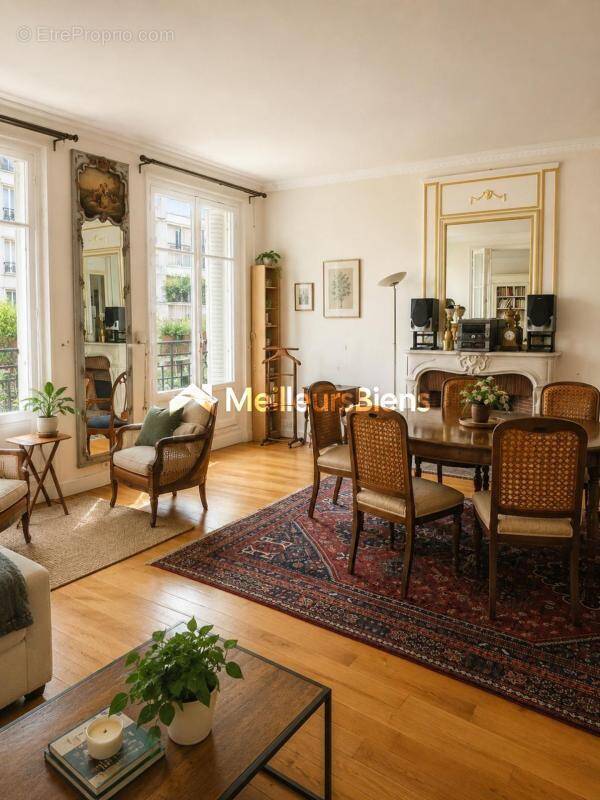Appartement à PARIS-16E