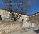 Maison à SAINT-JEAN-DE-MARUEJOLS-ET-AVEJAN