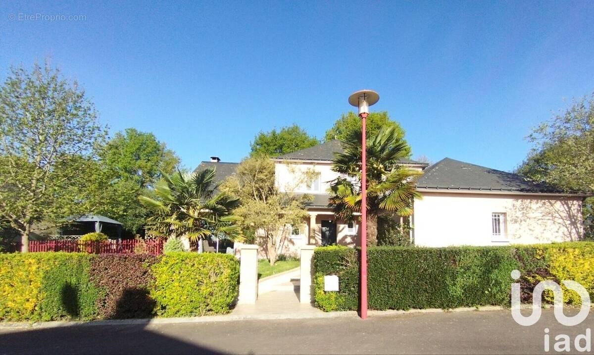 Photo 1 - Maison à COSSE-LE-VIVIEN