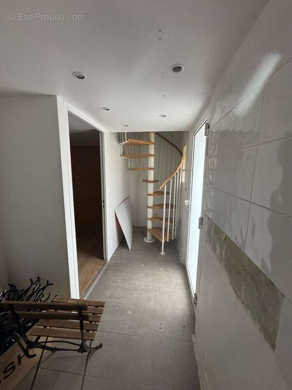 Commerce à ASNIERES-SUR-SEINE