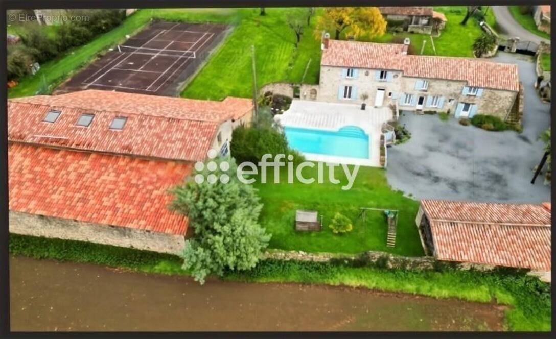 Maison à NIEUL-SUR-L&#039;AUTISE