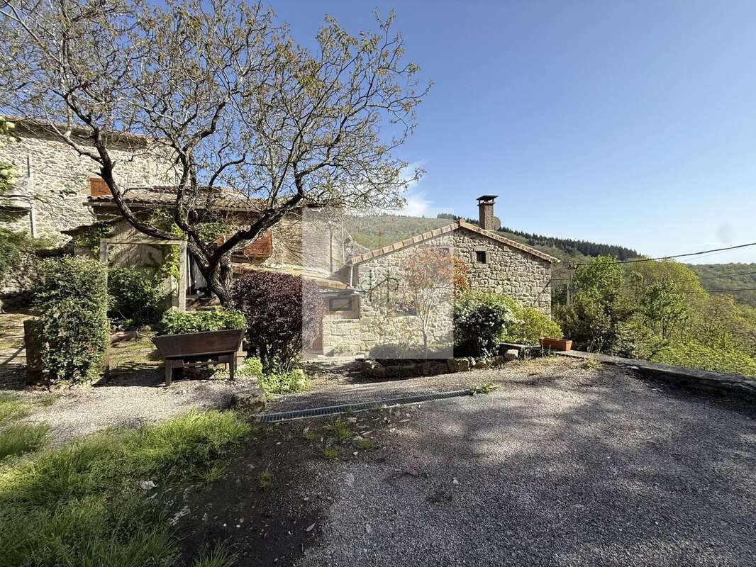 Maison à GOURDON