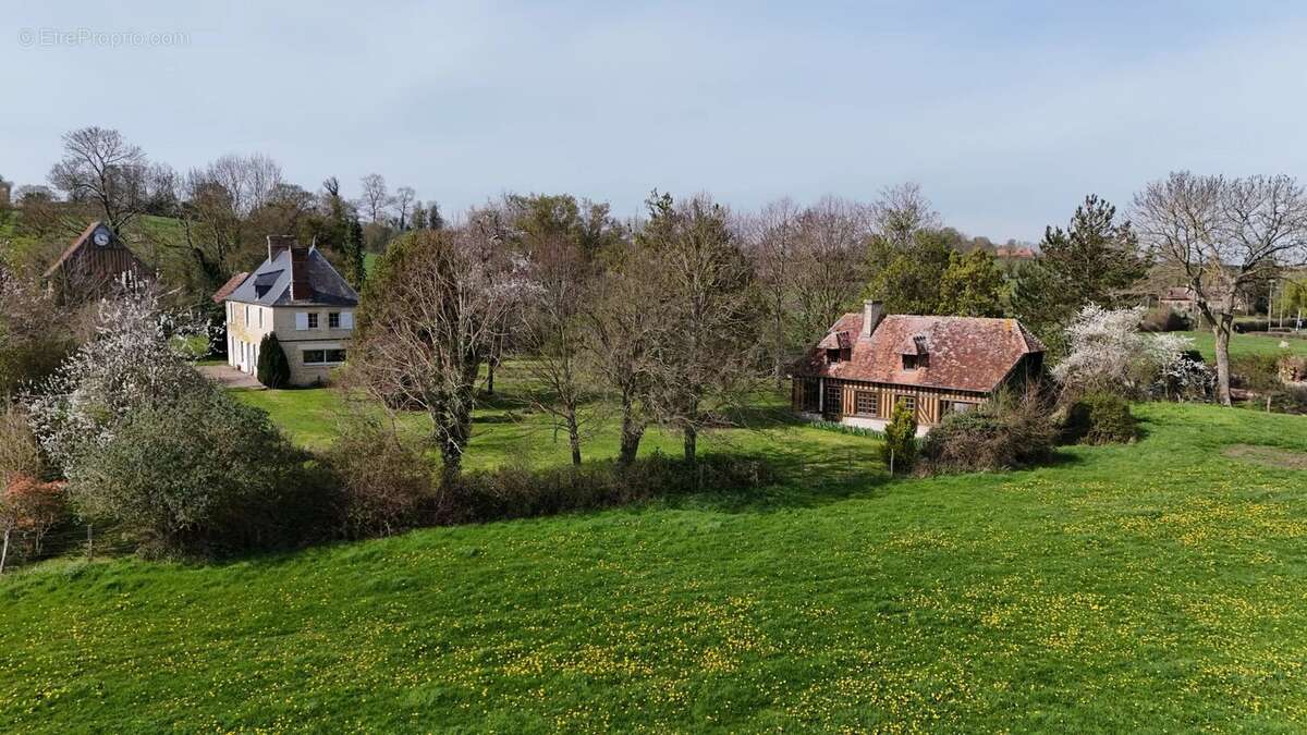 Maison à SAINT-PIERRE-SUR-DIVES