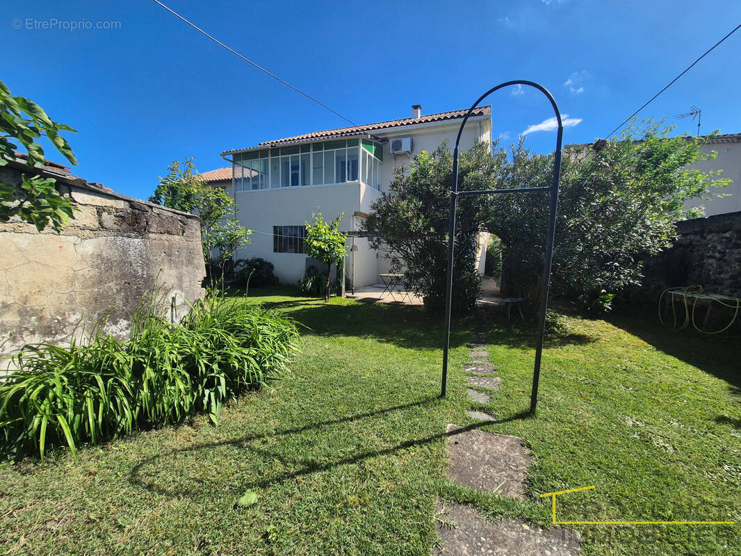 Maison à LE TEIL