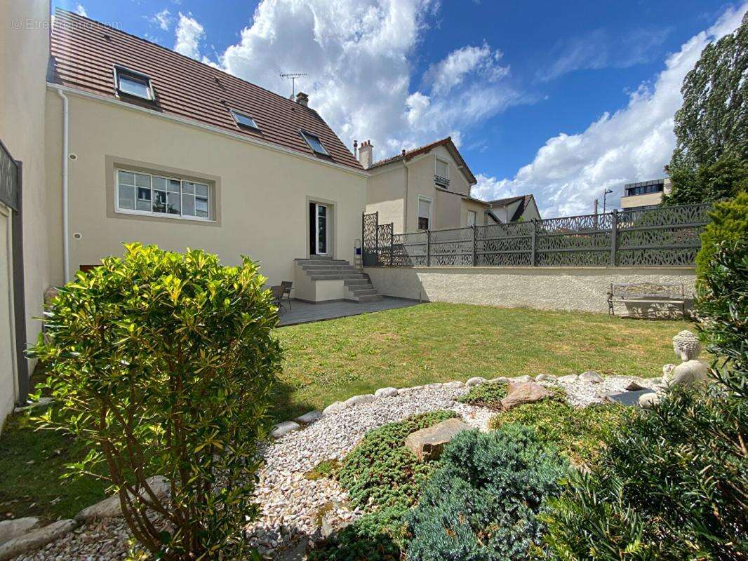 Maison à LE PLESSIS-ROBINSON