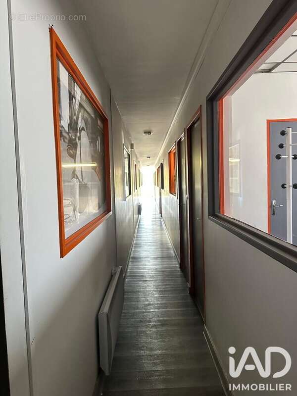 Commerce 910 m² à Preignac  - photo 4