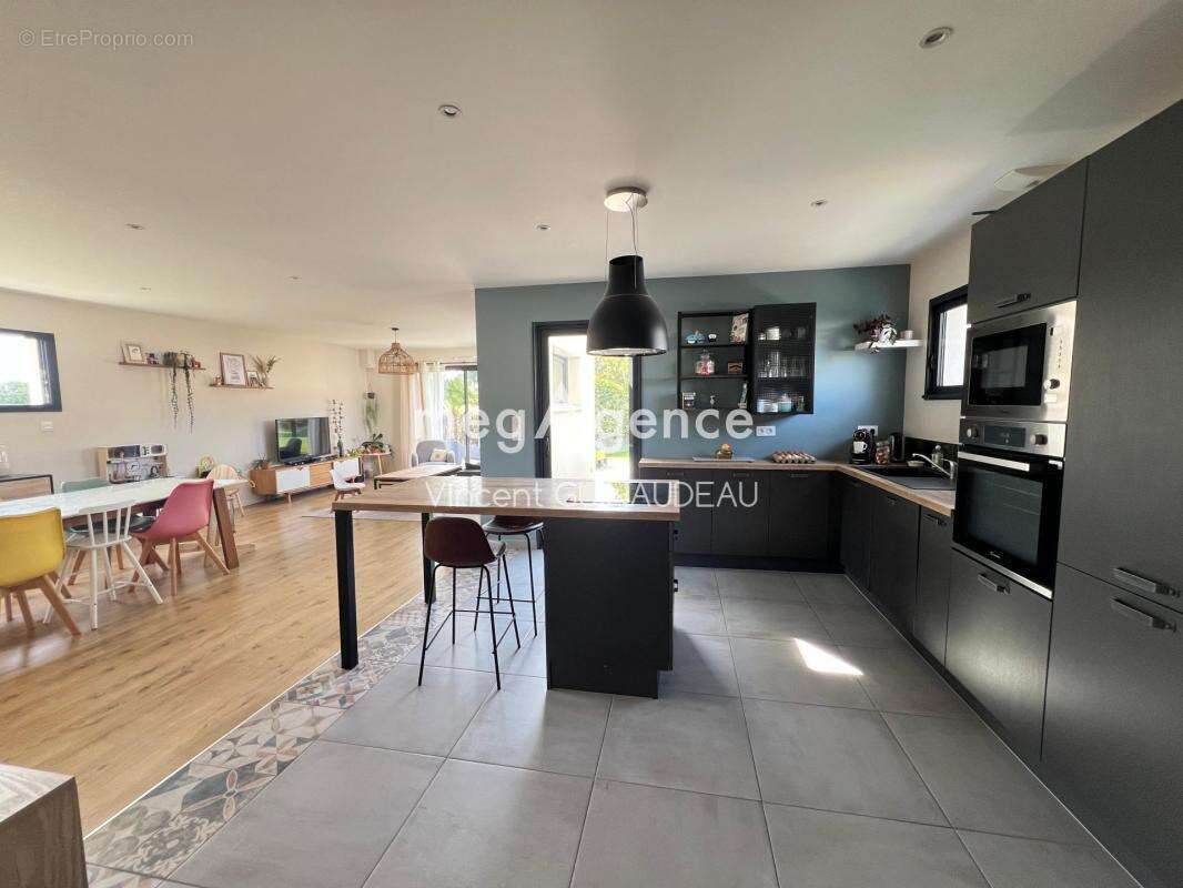 Maison à LE MAY-SUR-EVRE