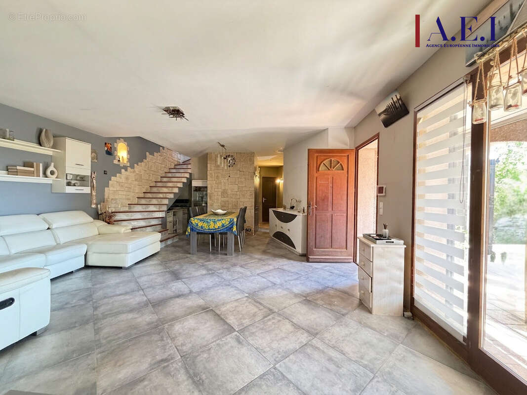 Maison à SIX-FOURS-LES-PLAGES