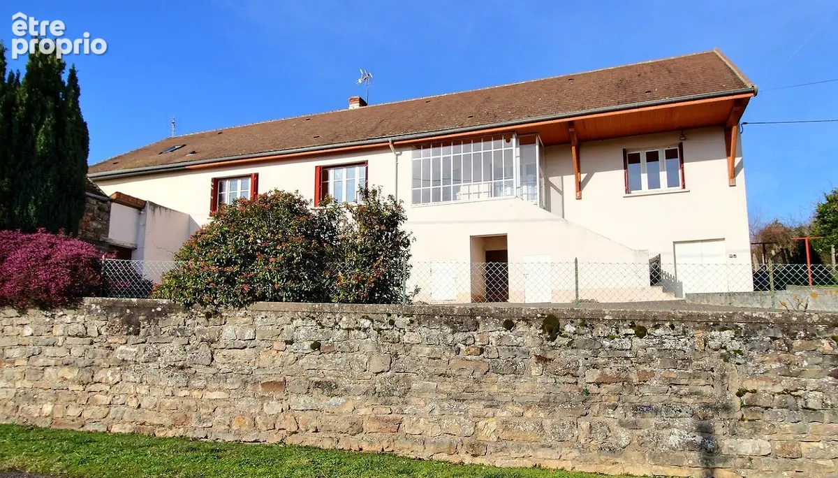 Maison à SAINT-CLEMENT-SUR-GUYE