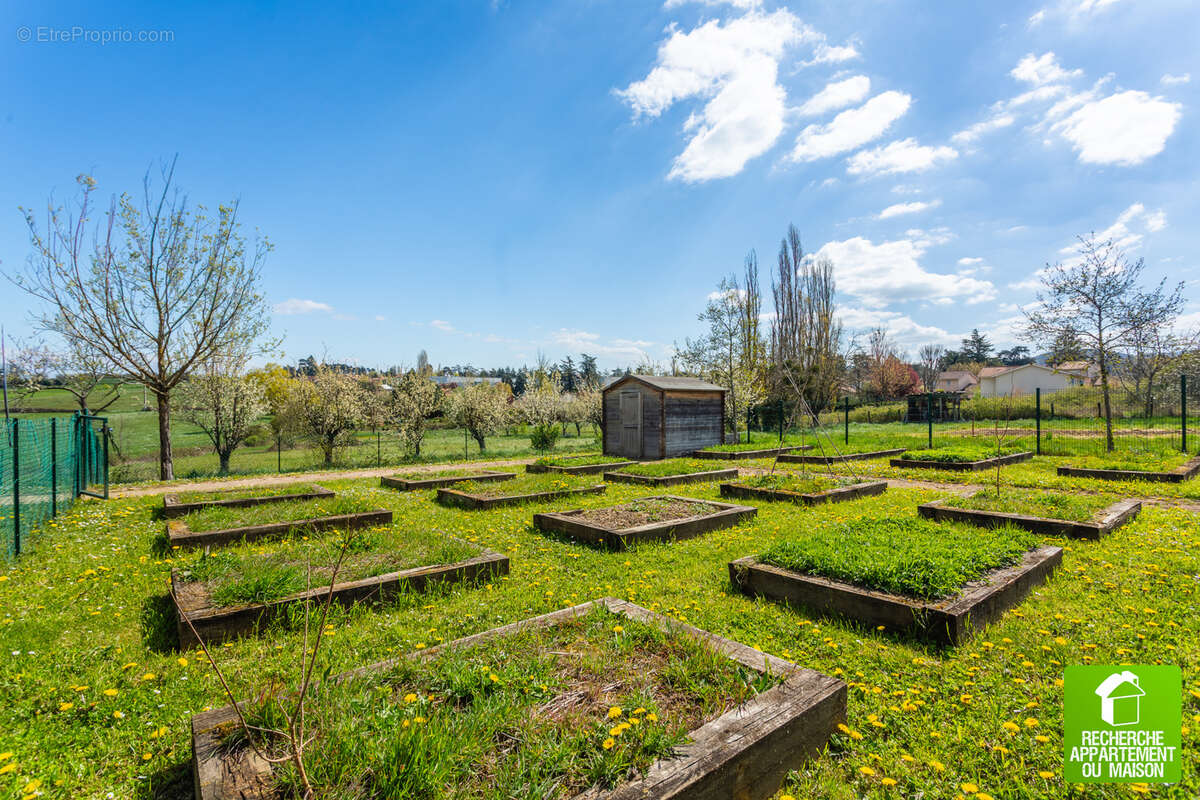 Appartement à LENTILLY