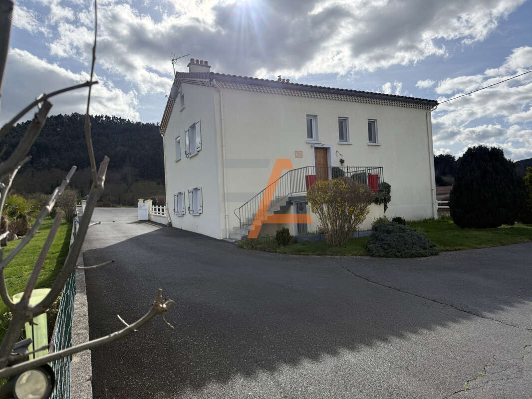 Maison à COUBON