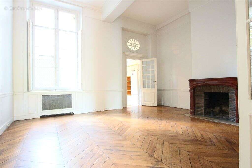 Appartement à PARIS-4E