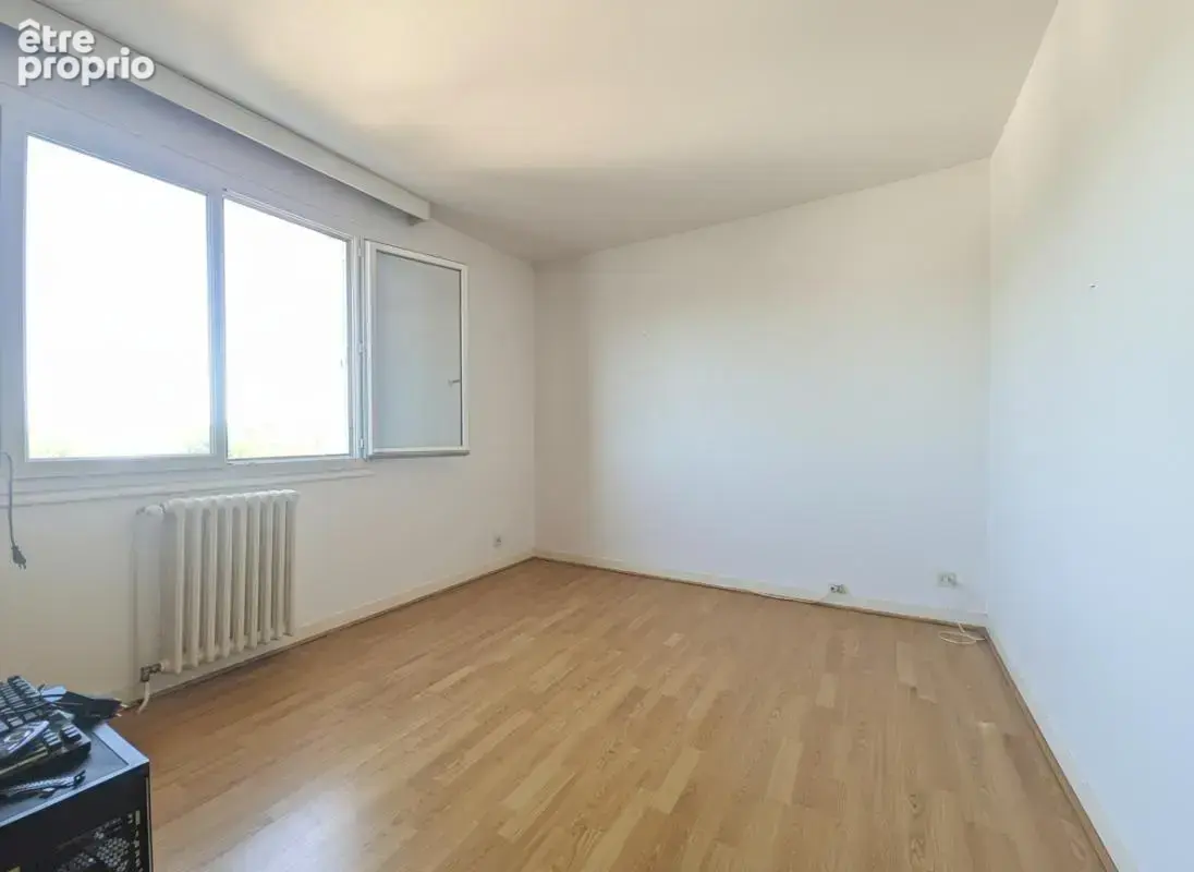 Appartement lumineux de 88 m² avec balcon, ascenseur et vue dégagée - photo 10