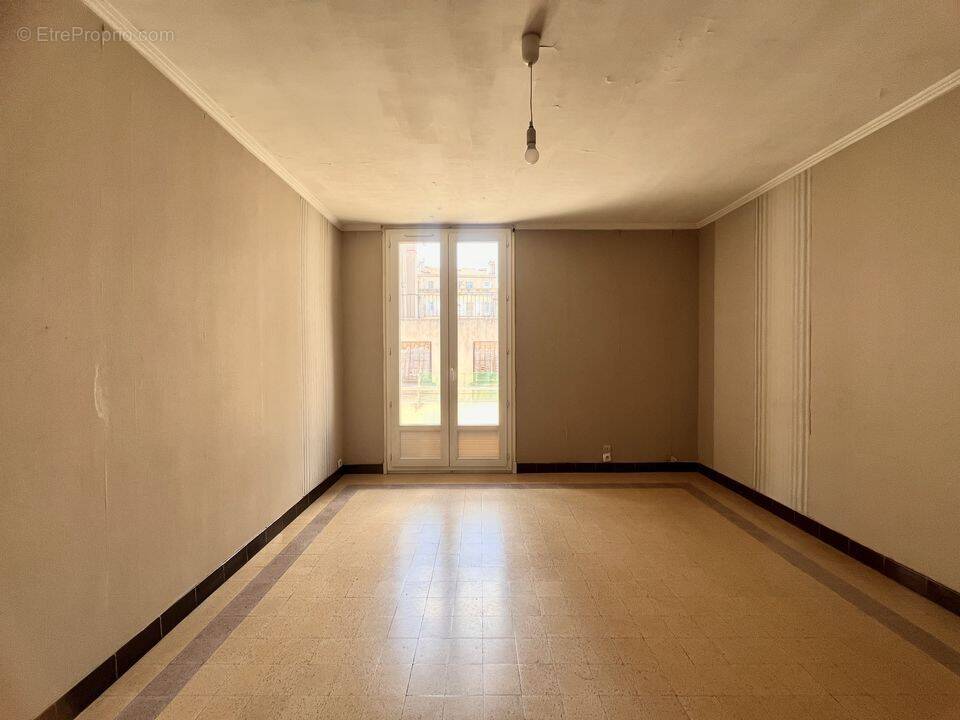 Appartement à MARSEILLE-4E