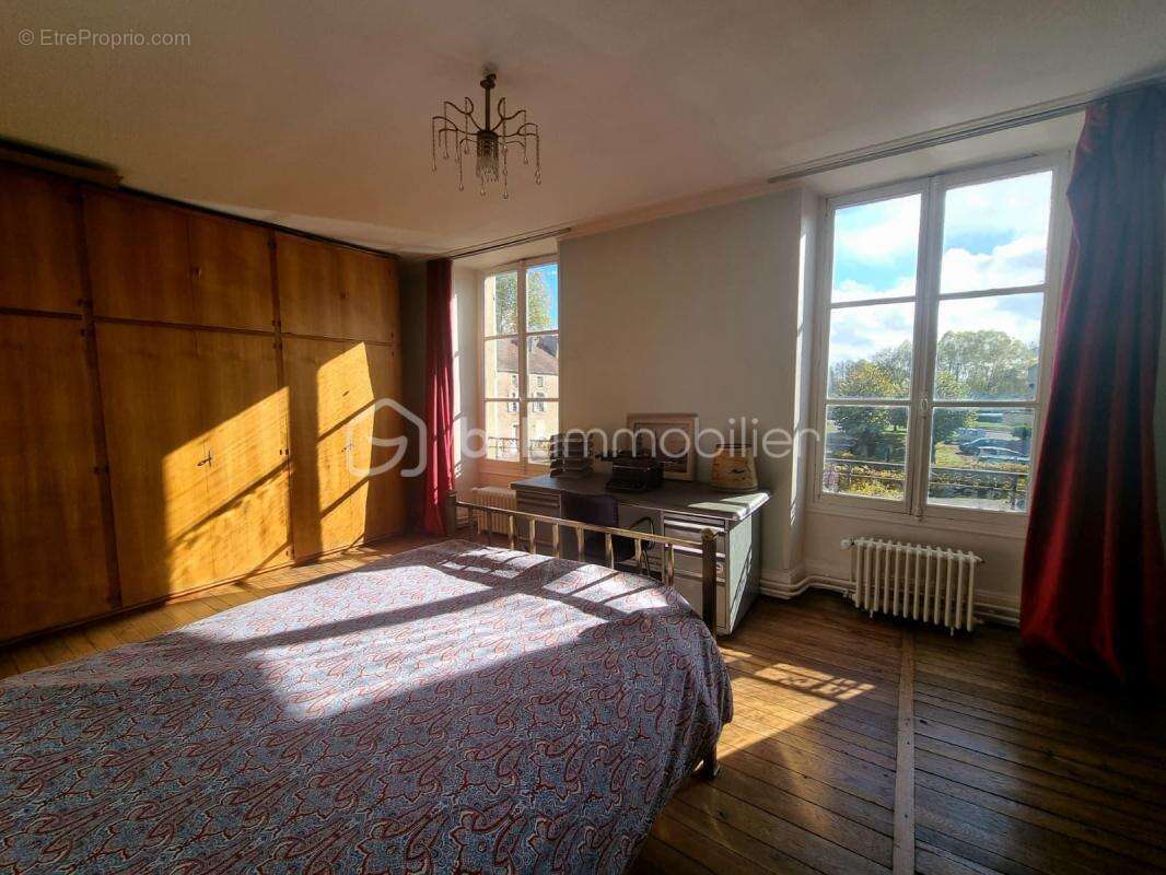 Appartement à SAINTE-COLOMBE-SUR-SEINE