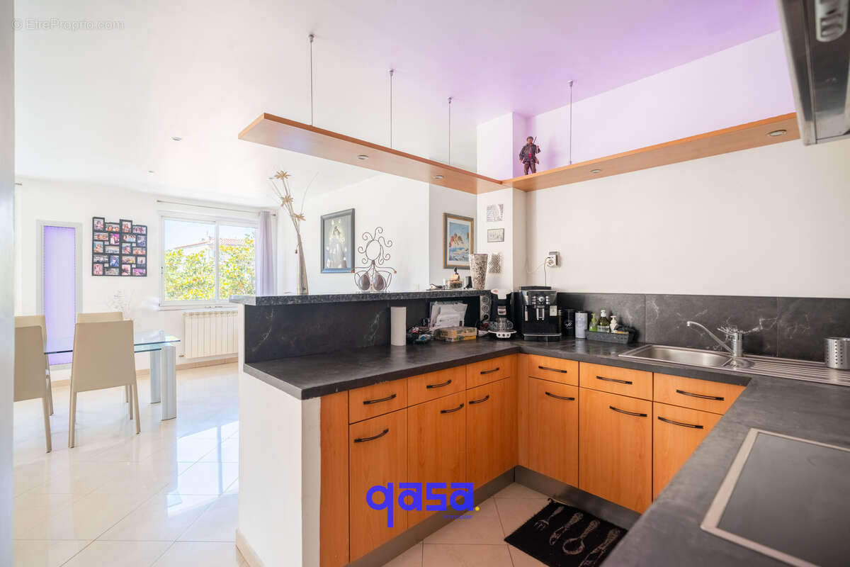 Appartement à MARSEILLE-7E