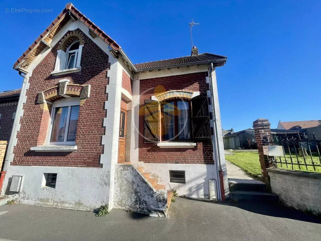 Maison à TERGNIER